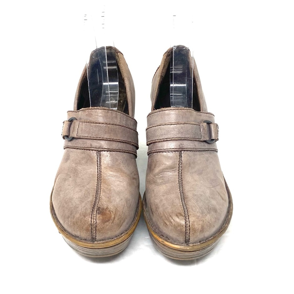 Born Clogs - Picture 2 of 8
